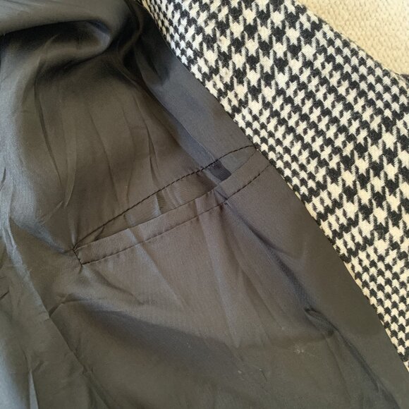 Elegant Black and White Houndstooth Women's Blazer - Picture 6 of 10